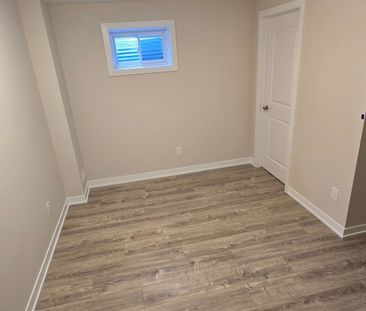 For Lease - 887 Andesite Terrace, Barrhaven, Ontario - Photo 2