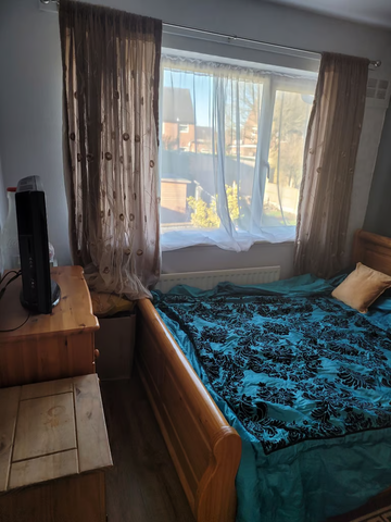 1 bedroom in a house share to rent - Photo 2