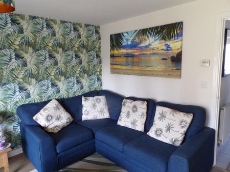 3 bedroom semi-detached house to rent - Photo 2