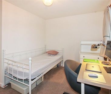 2 bedroom semi-detached house to rent - Photo 5