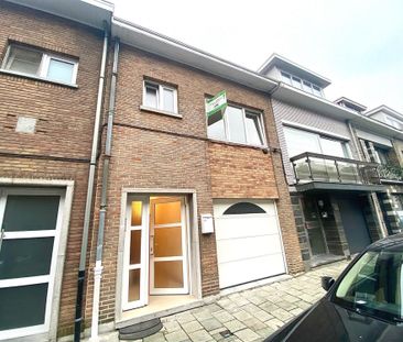 Ruime woning met vier slaapkamers en garage - Photo 5