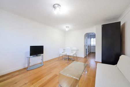 2 bedroom maisonette to rent - Photo 2