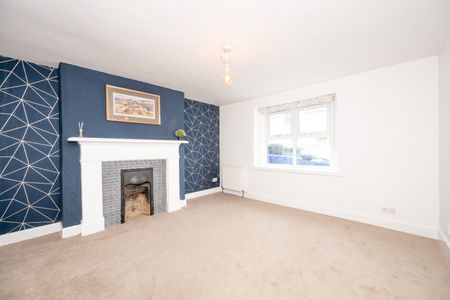 3 bedroom terraced property to rent - Photo 3