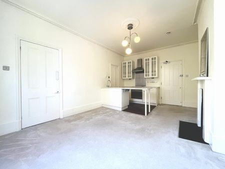 One Bedroom Apartment - Photo 3