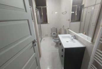 Porto arrendo quarto em casa partilhada