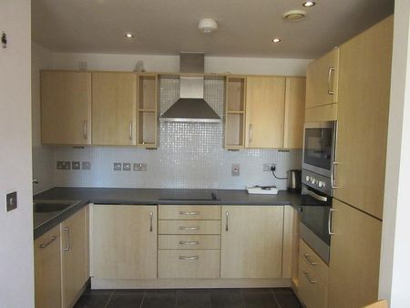 2 bedroom flat to rent - Photo 4