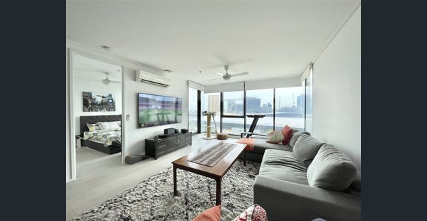 Spacious 2 bedroom apartment - Photo 1