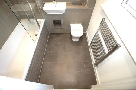 3 bedroom detached house to rent - Photo 3