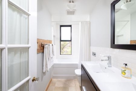 For Lease - 927 Bathurst Street Unit# Main/Upper, Toronto, Ontario - Photo 2