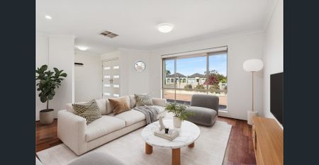 SPACIOUS FAMILY HOME ON LARGE BLOCK – LIGHT, COMFORT & COASTAL CONVENIENCE - Photo 2