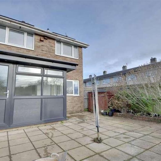 St. Helena Way, Portchester, PO16 - Photo 1