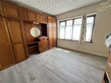 4 bedroom semi-detached house to rent - Photo 5