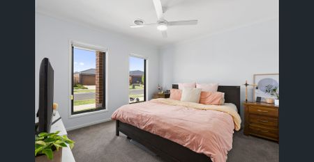 Low Maintenance & Beautifully Appointed! - Photo 3