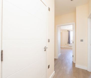 Cleeve Road, Leatherhead, KT22 - Photo 6