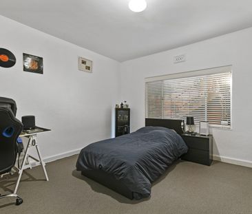 Two bedroom Unit, Great Location - Photo 4