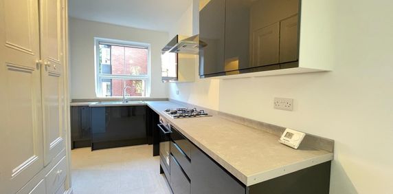 2 bedroom terraced house to rent - Photo 2