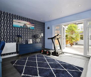 3 bedroom terraced house to rent - Photo 4