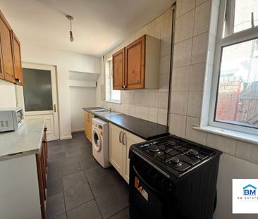 2 Bedroom Terraced - Photo 2