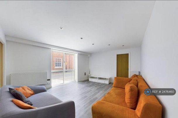 1 bedroom in a flat share to rent - Photo 1