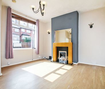 4 bedroom terraced house to rent - Photo 5