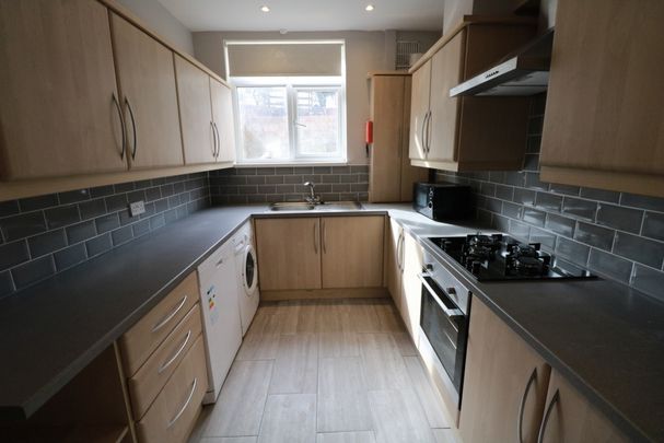 2 Bedroom Terraced To Rent in Nottingham - Photo 1