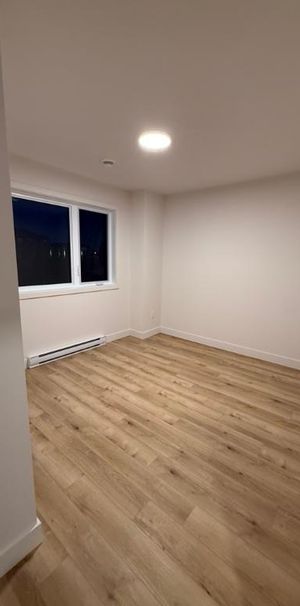5 1/2 à louer - Photo 1