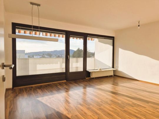Leonding - Gaumberg! Sonnige und ruhig gelegene 3-Zimmer-Wohnung, 79 m² inkl. Loggia, Küche möbliert, Parkplatz! - Photo 1