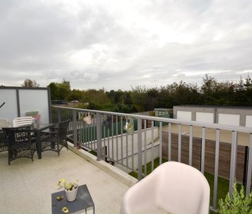 RECENT APPARTEMENT MET 2 SLK, TERRAS EN PARKING! - Photo 4