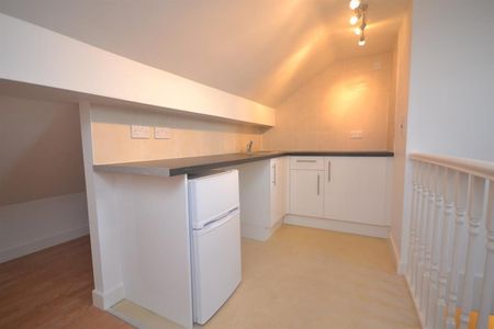 1 bedroom Flat To Let - Photo 3