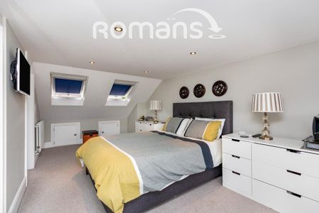 4 bedroom semi-detached house to rent - Photo 3