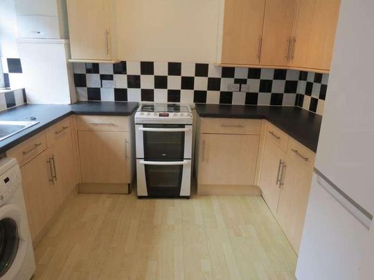 Bedroom Semi Detached House In Winton, BH9 - Photo 1