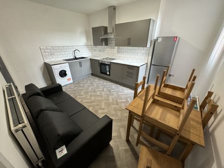 Tonge Moor Road, Bolton - Photo 4