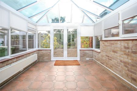 Oakwood Drive, St. Albans, Hertfordshire, AL4 0UL - Photo 4