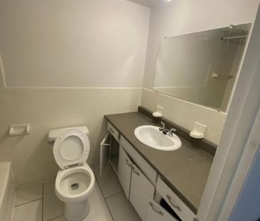 3 ET DEMI LIBRE IMMÉDIATEMENT - Photo 2