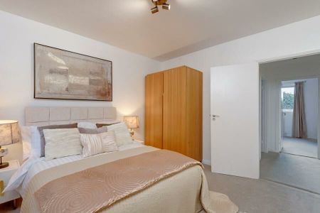 3 Bedroom Flat To Let - Photo 3