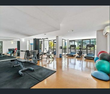 East Perth Luxury Retreat - Photo 4