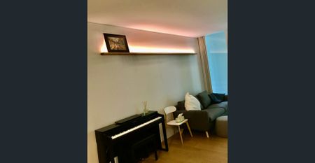 300m FROM THE STATION - 1 BEDROOM WITH STUDY AREA, GENEROUS BALCONY AND SET IN A CONVENIENT LOCATION - Photo 3