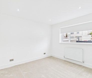 4 bedroom detached house to rent - Photo 6