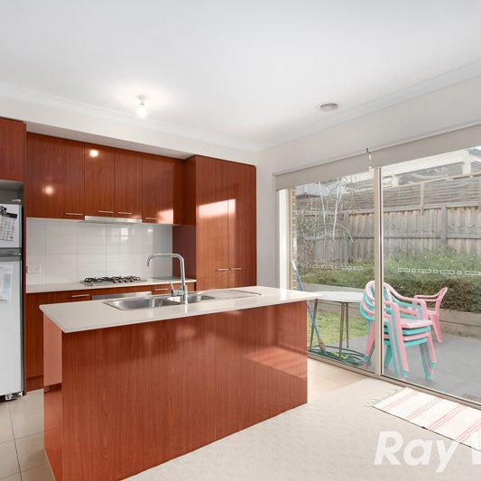 2/22 Arthur Phillip Drive, Pakenham VIC 3810 - House For Rent | Domain - Photo 1