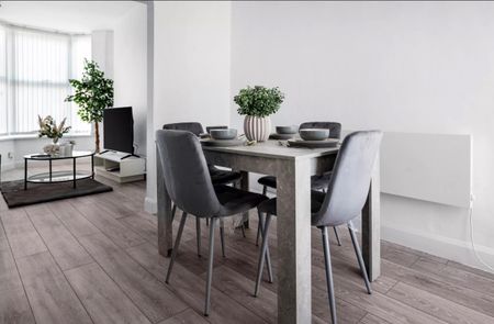 2 Bed Terraced House, Birkenhead, CH42 - Photo 3