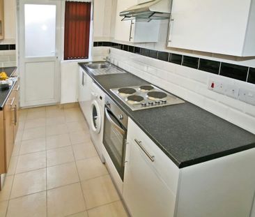 1 bedroom in a house share to rent - Photo 6