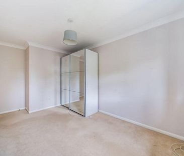 3 bedroom end of terrace house to rent - Photo 4