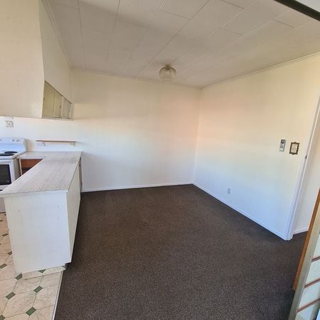 2 bedrooms and study in Central Lower Hutt - Photo 4