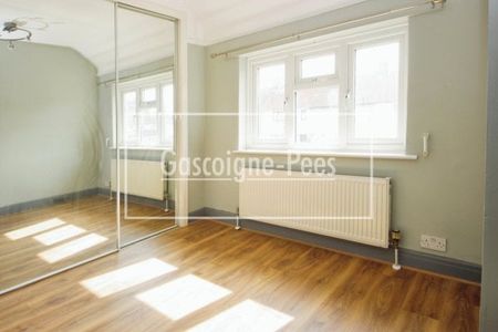 Browning Avenue - Worcester Park - Photo 2