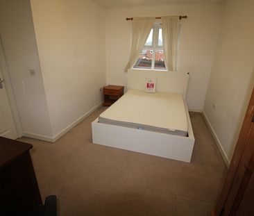 2 bed house to rent in Peache Road, Colchester - Photo 5