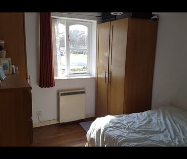 2 Bed Flat, Harlinger Street, SE18 - Photo 3