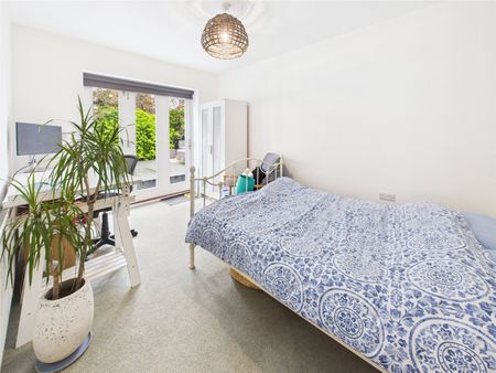 Norwood Close, Twickenham, Twickenham, TW2 - Photo 2