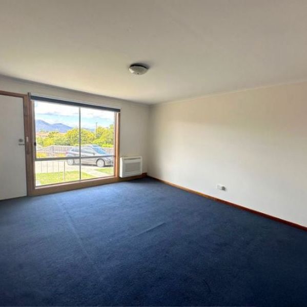 Well-maintained Unit in a Quiet and Private Cul-de-sac - Photo 1