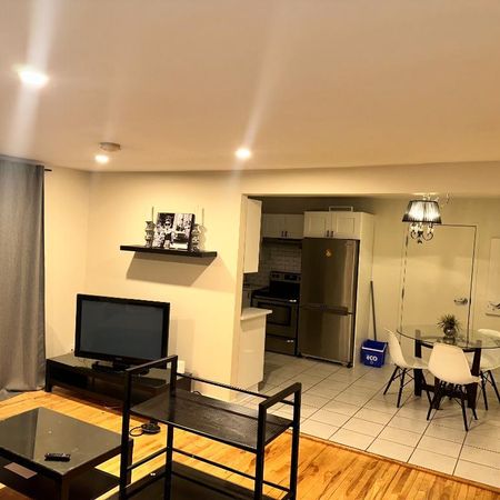 Appartement Meublé 4 1/2, 2 CH à Laval Chomedey - Photo 3