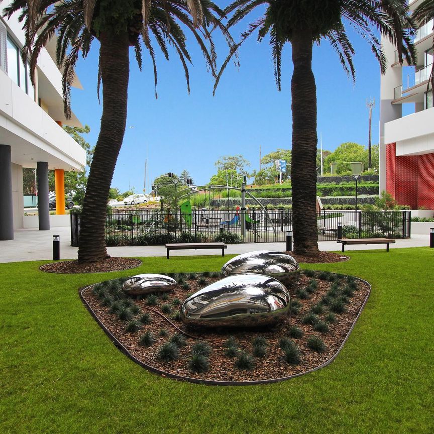 Spacious 1 Bedroom with Generous Sized Bedroom and Extra Large Parking! - Photo 1